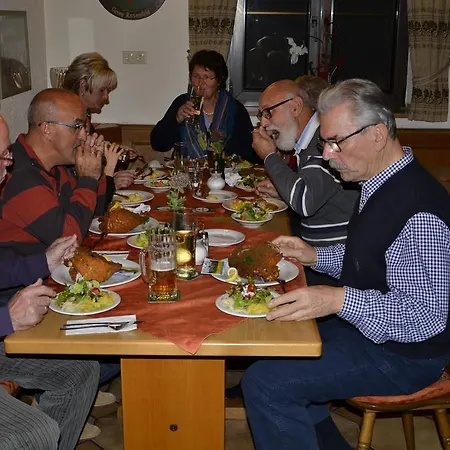 Pension Zum Grunen Wald Guest house Feuchtwangen