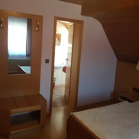 Pension Zum Grunen Wald Guest house Feuchtwangen