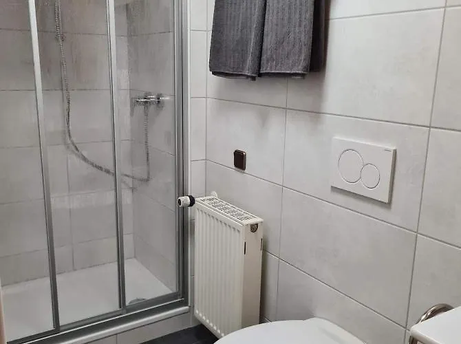 Zum Grünen Wald 3*