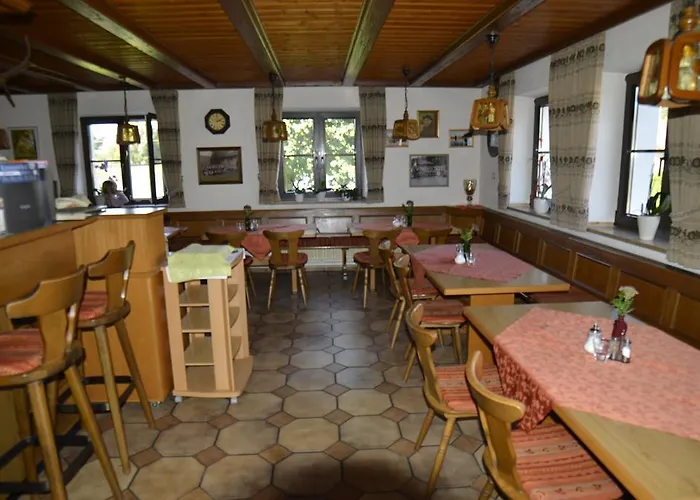 Pensión Zum Grünen Wald 3*