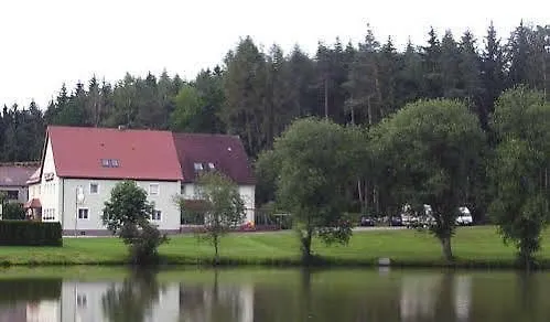 Zum Gruenen Wald Gæstehus 3*